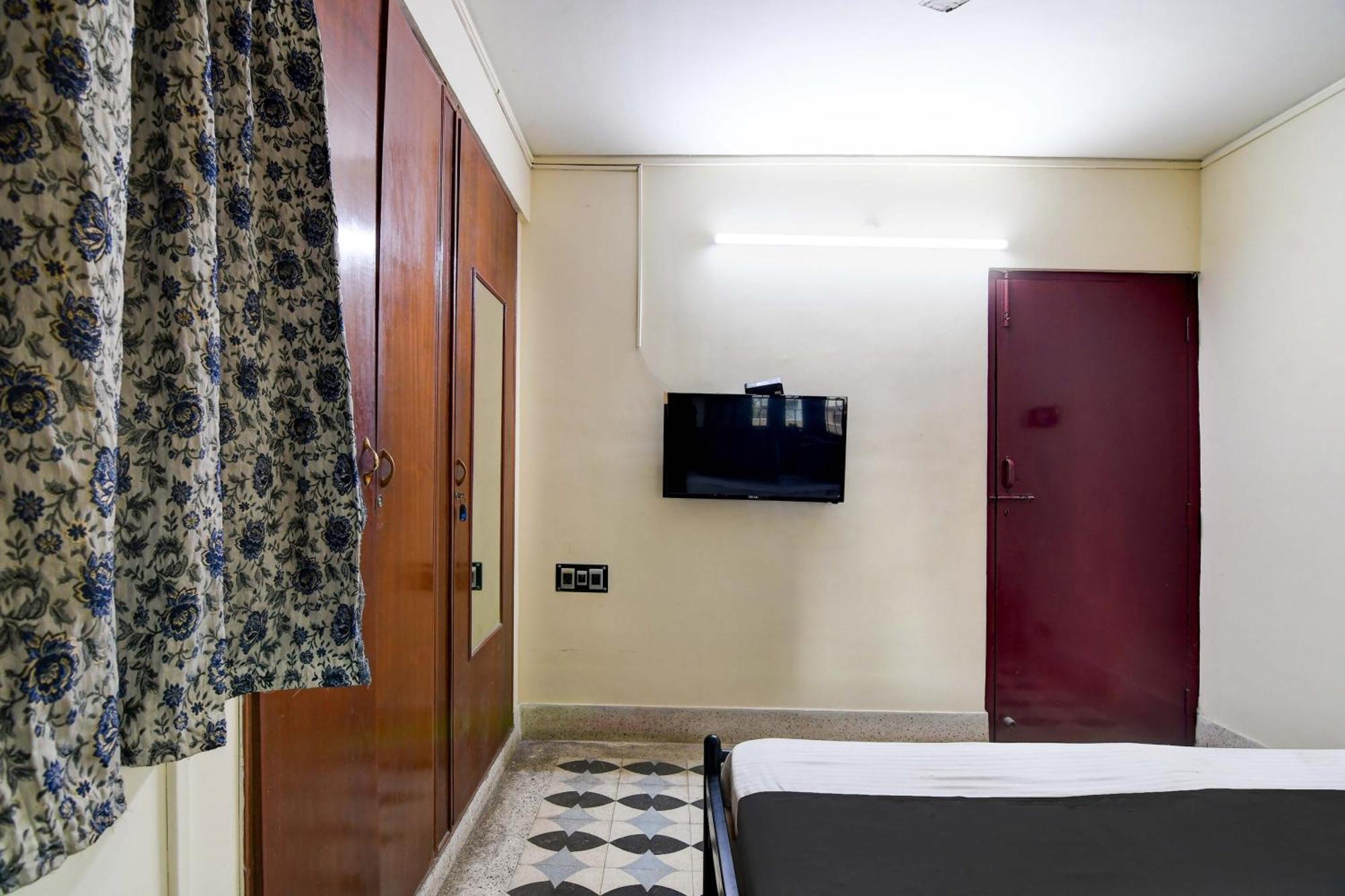 Oyo Simplex Guest House Behala Kalkutta Exterior foto