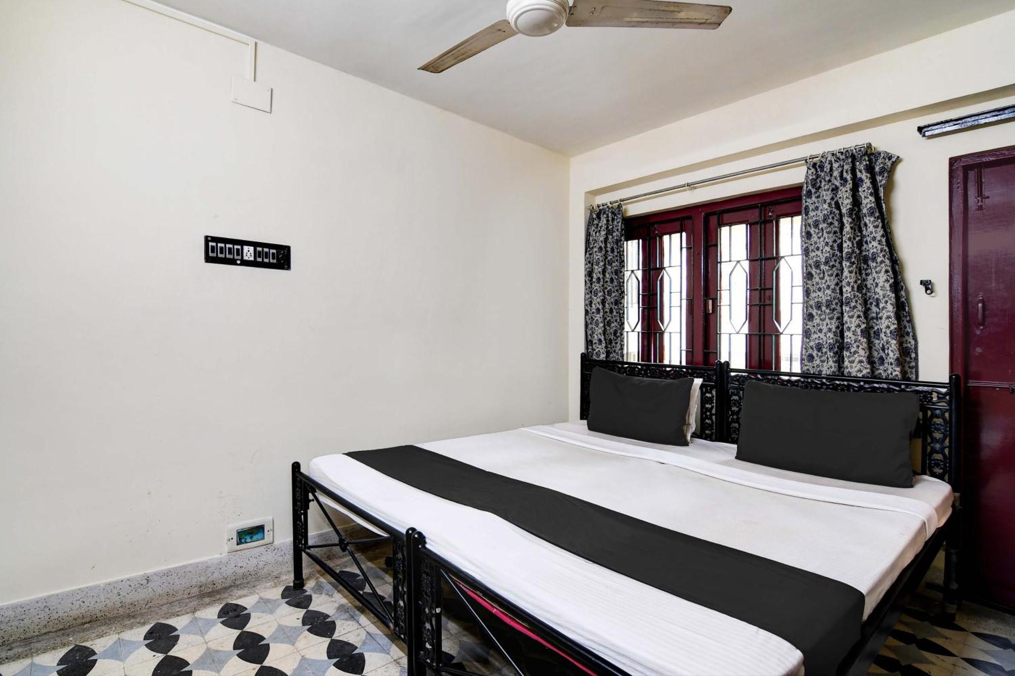 Oyo Simplex Guest House Behala Kalkutta Exterior foto