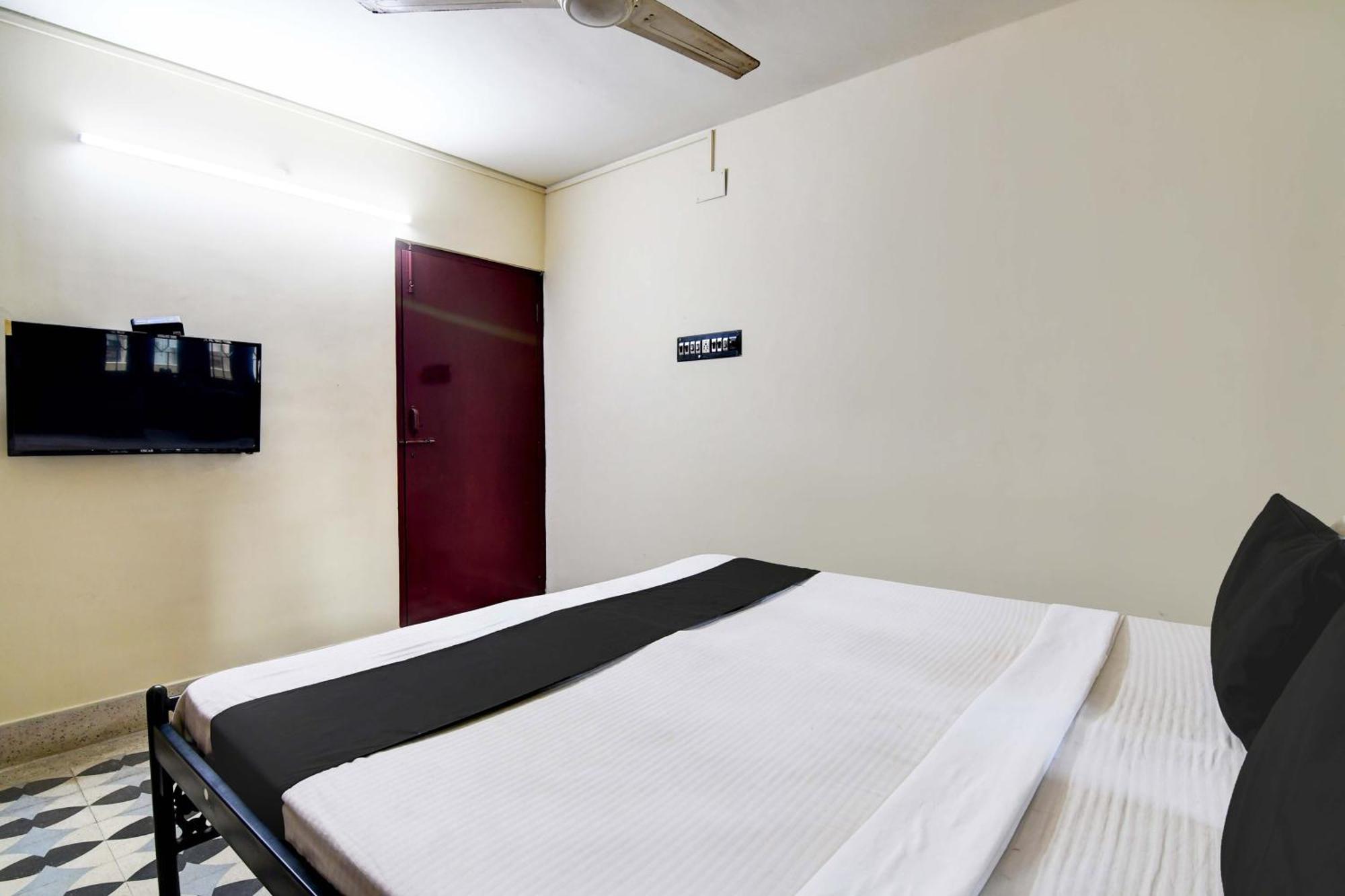 Oyo Simplex Guest House Behala Kalkutta Exterior foto